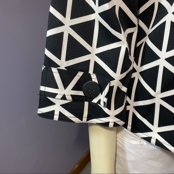 Transitions Crop Jacket - Picture 6 of 11